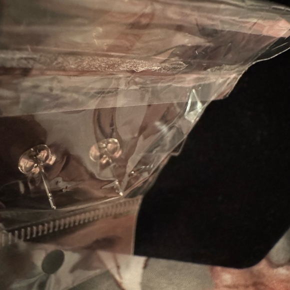 Mickey Mouse Disney June Pink Crystal Stud Earrings - Brand New in Package - Picture 2 of 2